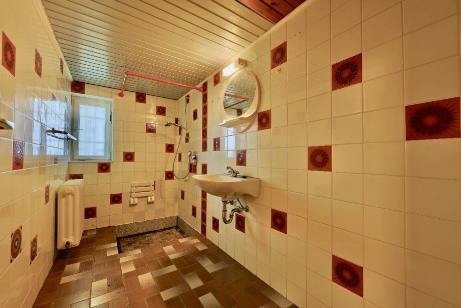Bad im UG Bungalow Erbach