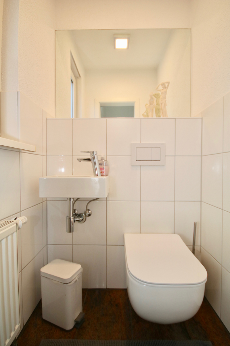 G�ste-WC im EG Einfamilienhaus V�hringen