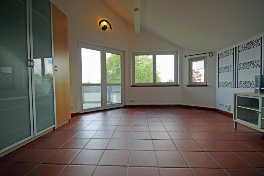 Kinderzimmer 1 mit Balkon Einfamilienhaus Erbach