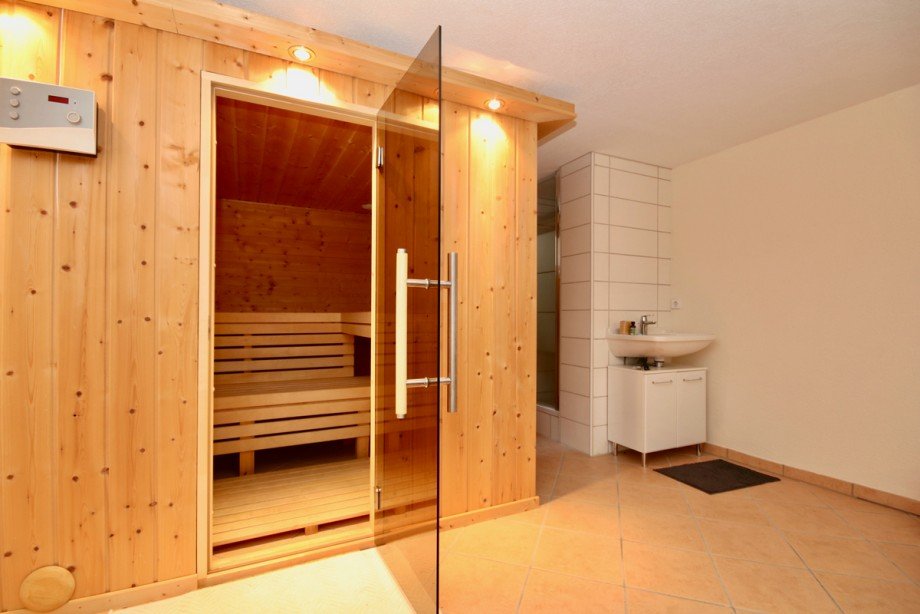 Sauna mit Dusche im UG Einfamilienhaus V�hringen